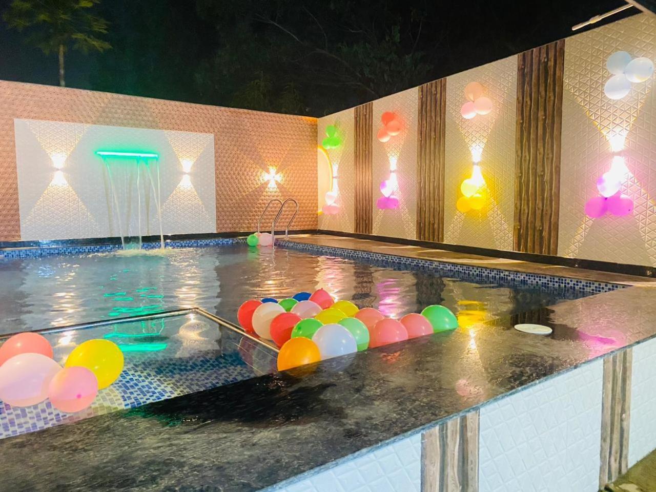 Karla Retreat Resort ロナバラ エクステリア 写真