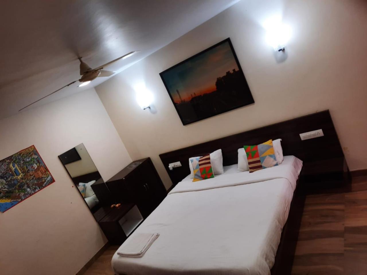 Karla Retreat Resort ロナバラ エクステリア 写真