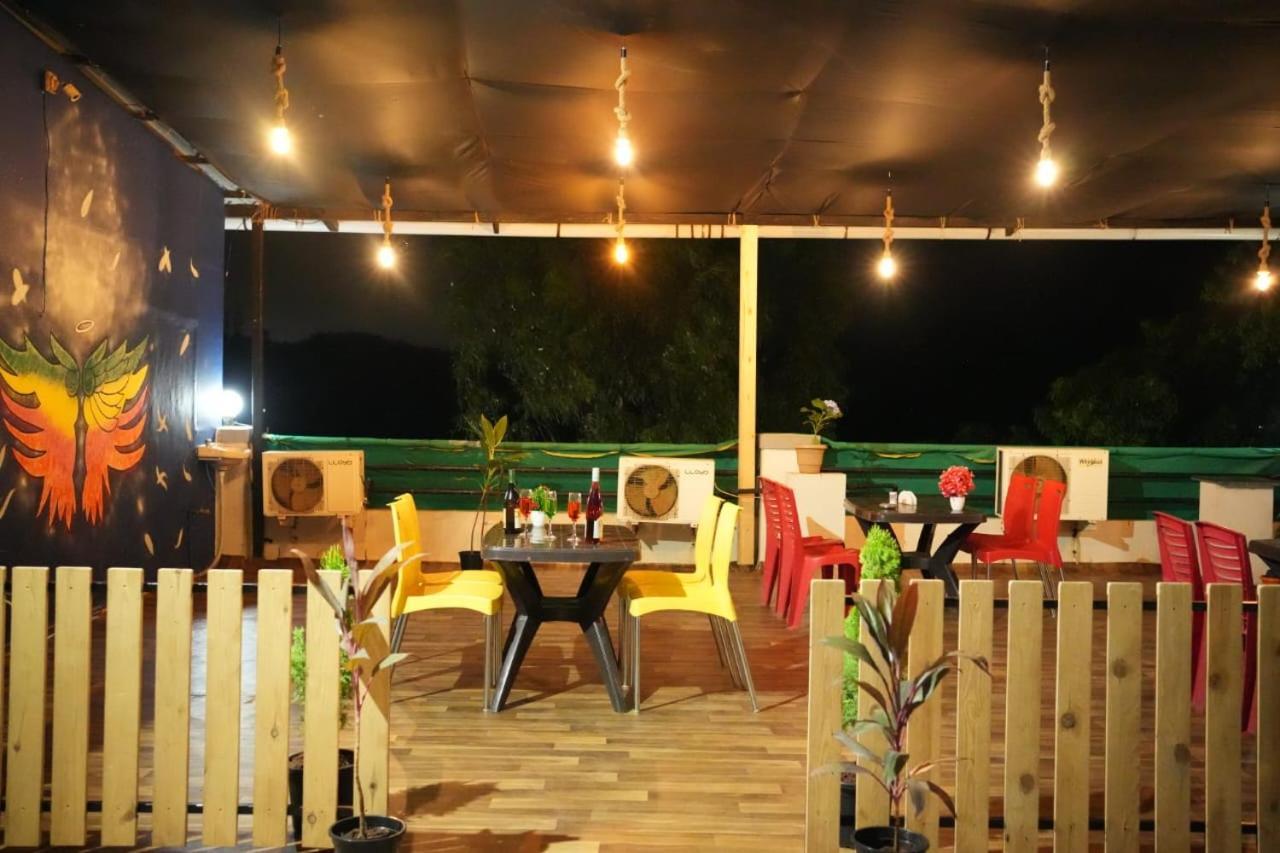 Karla Retreat Resort ロナバラ エクステリア 写真